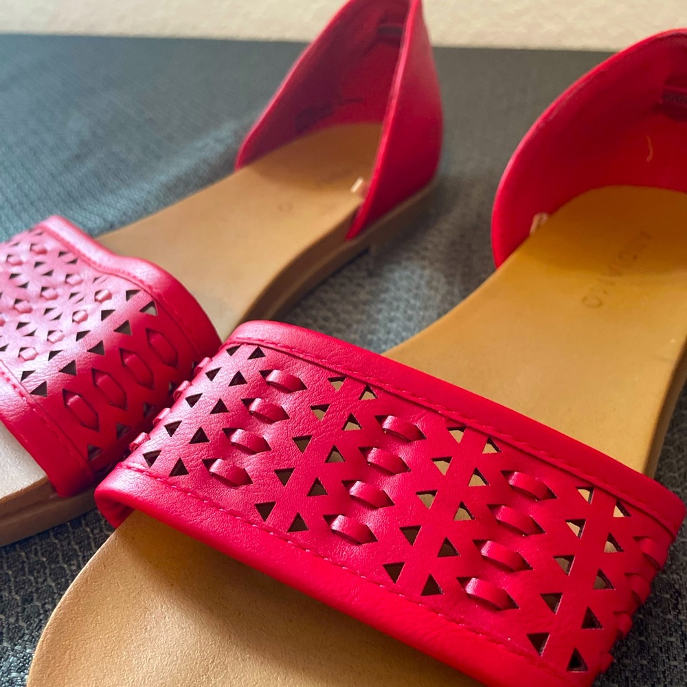 Andiamo red slip on sandals, women’s size 7